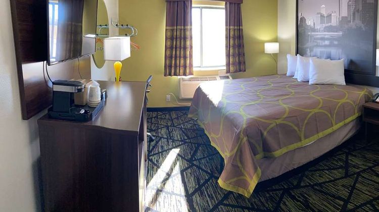 Super 8 York Room