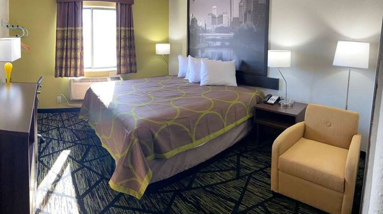 Super 8 York Room
