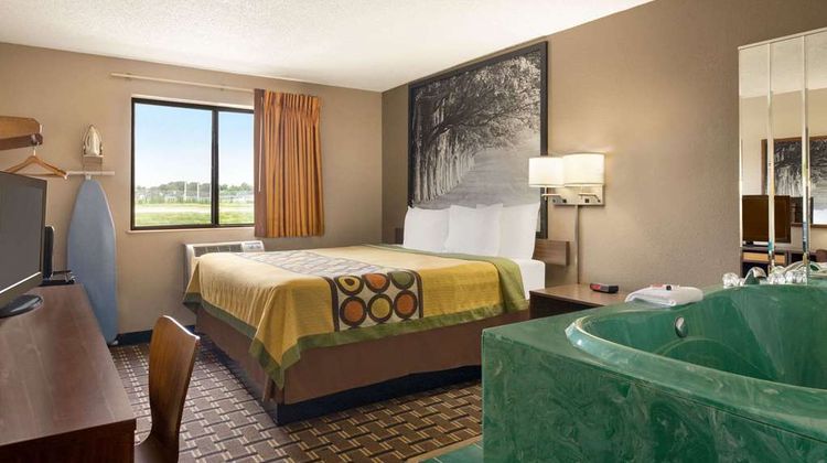 Super 8 Mayfield Room