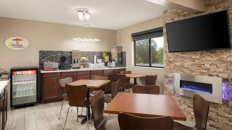 <b>Super 8 Mayfield Restaurant</b>. Images powered by <a href="https://iceportal.shijigroup.com/" title="IcePortal" target="_blank">IcePortal</a>.