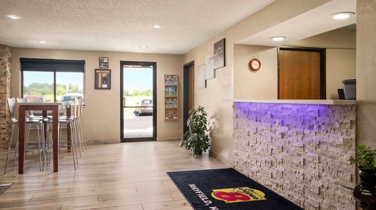 Super 8 Mayfield Lobby