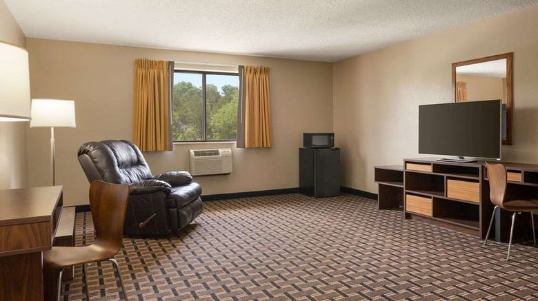 <b>Super 8 Mayfield Suite</b>. Images powered by <a href="https://iceportal.shijigroup.com/" title="IcePortal" target="_blank">IcePortal</a>.