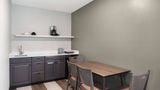 Super 8 Columbus Suite