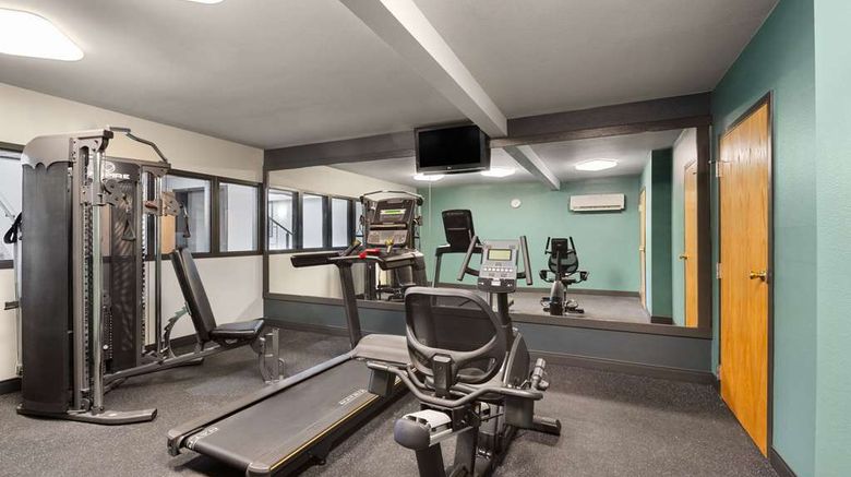 <b>Super 8 Columbus Health</b>. Images powered by <a href="https://iceportal.shijigroup.com/" title="IcePortal" target="_blank">IcePortal</a>.