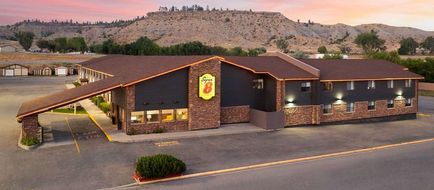 Super 8 Columbus Exterior