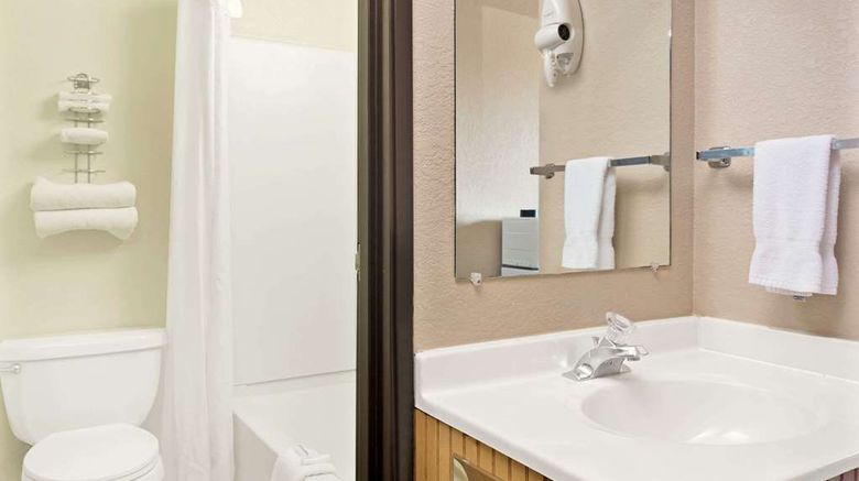 <b>Super 8 Spokane/West Room</b>. Images powered by <a href="https://iceportal.shijigroup.com/" title="IcePortal" target="_blank">IcePortal</a>.