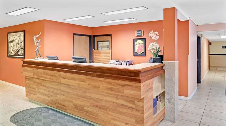 Super 8 Spokane/West Lobby