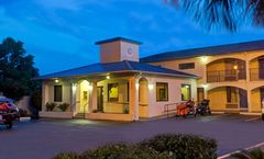 Super 8 Walterboro