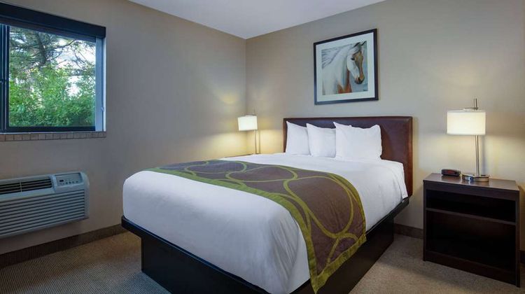 Super 8 St. Regis Suite