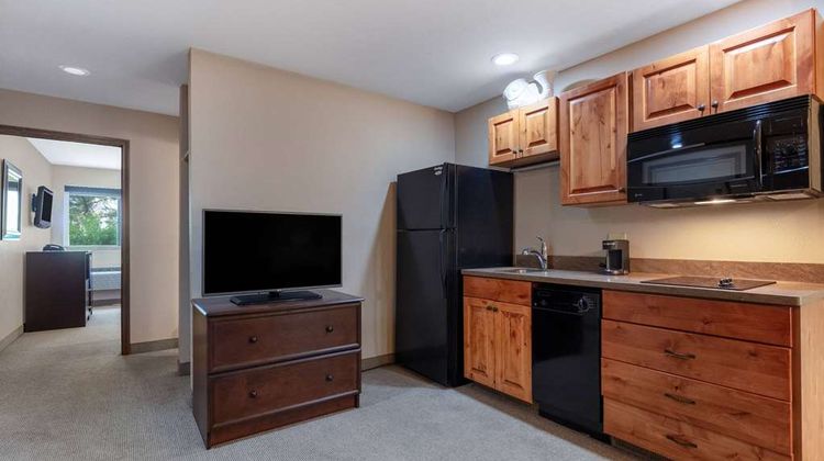 Super 8 St. Regis Suite