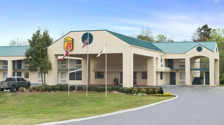 Super 8 Meridian Exterior