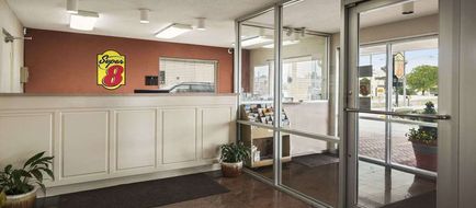 Super 8 Meridian Lobby