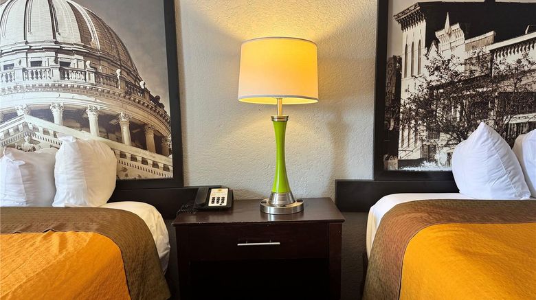 <b>Super 8 Meridian Room</b>. Images powered by <a href="https://iceportal.shijigroup.com/" title="IcePortal" target="_blank">IcePortal</a>.