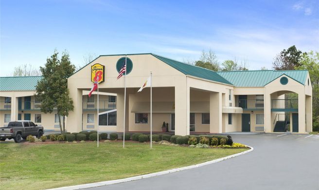 Super 8 Meridian Exterior