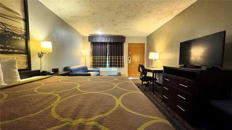 <b>Super 8 Meridian Room</b>. Images powered by <a href="https://iceportal.shijigroup.com/" title="IcePortal" target="_blank">IcePortal</a>.