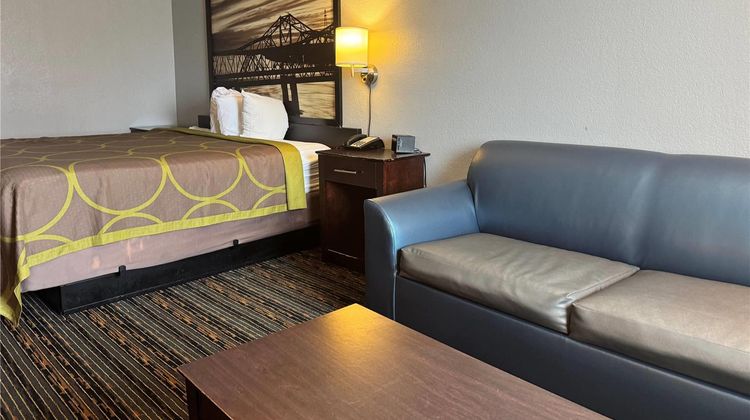 Super 8 Meridian Room