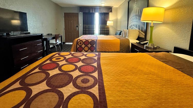 Super 8 Meridian Room