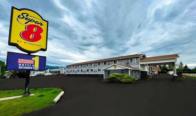 Super 8 Missoula/Brooks Street Exterior