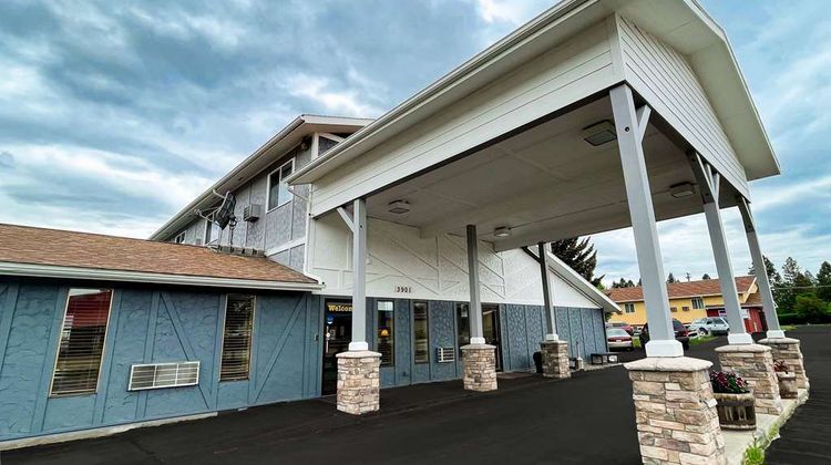 Super 8 Missoula/Brooks Street Exterior