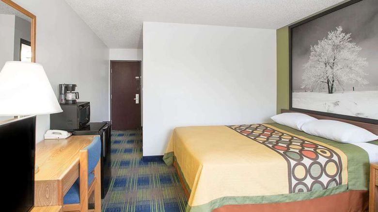<b>Super 8 Columbus Room</b>. Images powered by <a href="https://iceportal.shijigroup.com/" title="IcePortal" target="_blank">IcePortal</a>.