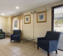 Super 8 Prestonsburg Lobby