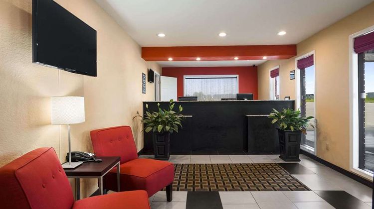 Super 8 Henryetta Lobby