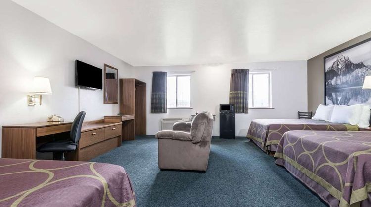 Super 8 Missoula/Reserve St. Suite