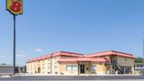 <b>Super 8 Clinton Exterior</b>. Images powered by <a href="https://iceportal.shijigroup.com/" title="IcePortal" target="_blank">IcePortal</a>.