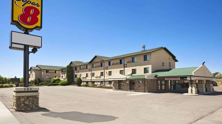Super 8 Idaho Falls Exterior