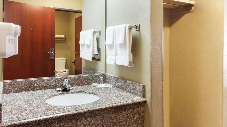 Super 8  Sulphur Room