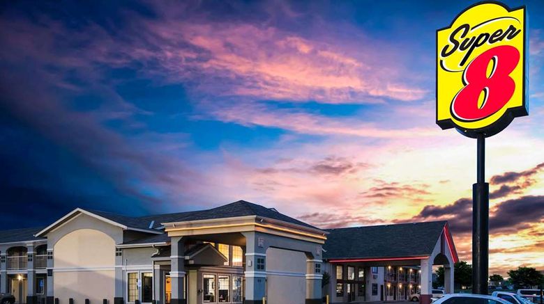 <b>Super 8 Oklahoma Airport Exterior</b>. Images powered by <a href="https://iceportal.shijigroup.com/" title="IcePortal" target="_blank">IcePortal</a>.