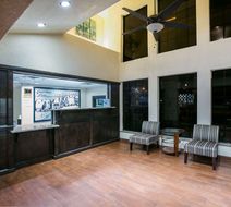Super 8 Oklahoma Airport Lobby