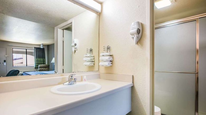 <b>Super 8 Oklahoma Airport Room</b>. Images powered by <a href="https://iceportal.shijigroup.com/" title="IcePortal" target="_blank">IcePortal</a>.