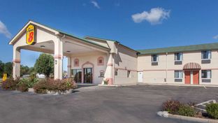 Super 8 Sallisaw