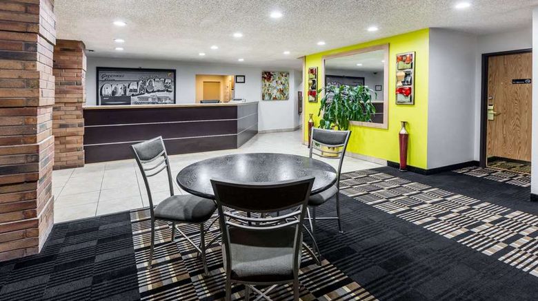 <b>Super 8 Sapulpa/Tulsa Area Lobby</b>. Images powered by <a href="https://iceportal.shijigroup.com/" title="IcePortal" target="_blank">IcePortal</a>.