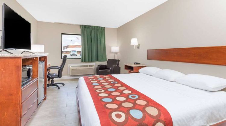 Super 8 Owensboro Room