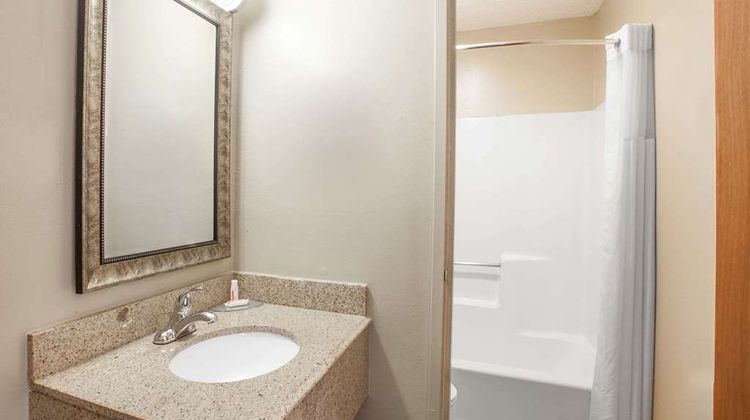 Super 8 Natchitoches Room