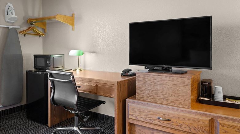 <b>Super 8 Lewistown Room</b>. Images powered by <a href="https://iceportal.shijigroup.com/" title="IcePortal" target="_blank">IcePortal</a>.