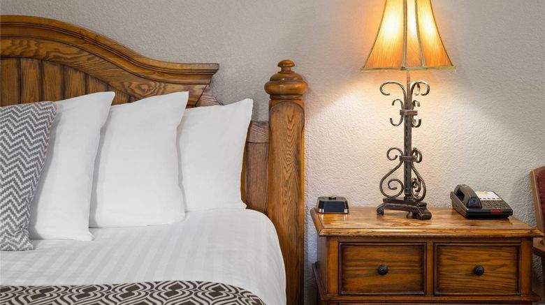 <b>Super 8 Lewistown Suite</b>. Images powered by <a href="https://iceportal.shijigroup.com/" title="IcePortal" target="_blank">IcePortal</a>.