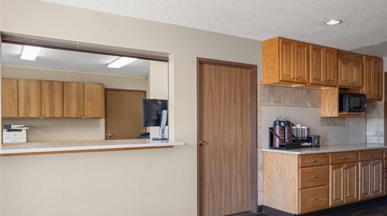 <b>Super 8 Lewistown Lobby</b>. Images powered by <a href="https://iceportal.shijigroup.com/" title="IcePortal" target="_blank">IcePortal</a>.