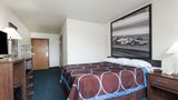 Super 8 Greenfield Room