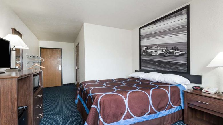 <b>Super 8 Greenfield Room</b>. Images powered by <a href="https://iceportal.shijigroup.com/" title="IcePortal" target="_blank">IcePortal</a>.