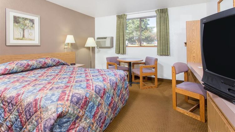 Super 8 Lacey Olympia Area Room