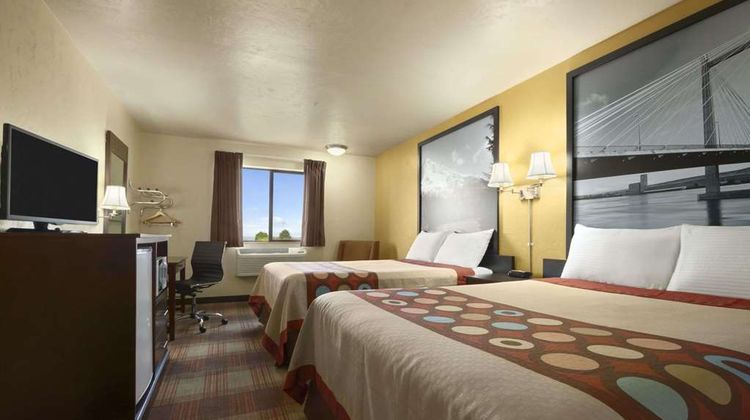 Super 8 Kennewick Room