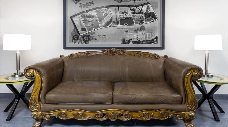 Super 8 Logansport Lobby