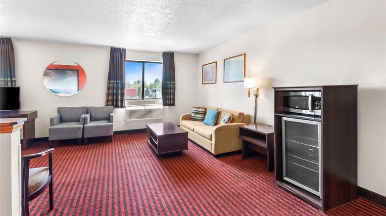 <b>Super 8 Dumfries/Quantico Suite</b>. Images powered by <a href="https://iceportal.shijigroup.com/" title="IcePortal" target="_blank">IcePortal</a>.