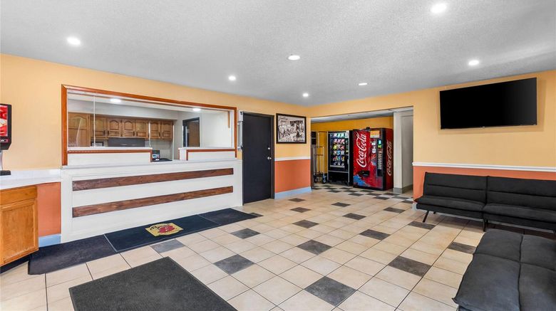 <b>Super 8 Dumfries/Quantico Lobby</b>. Images powered by <a href="https://iceportal.shijigroup.com/" title="IcePortal" target="_blank">IcePortal</a>.