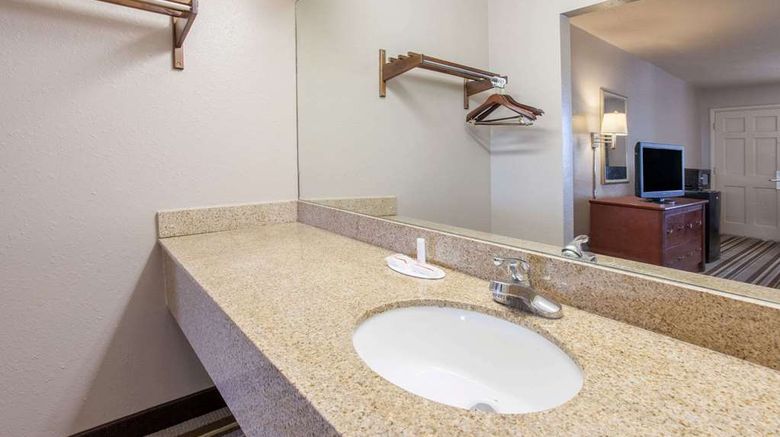 <b>Super 8 Monroe West Room</b>. Images powered by <a href="https://iceportal.shijigroup.com/" title="IcePortal" target="_blank">IcePortal</a>.