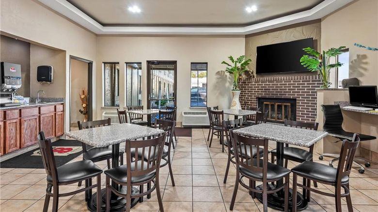 <b>Super 8 Terre Haute Lobby</b>. Images powered by <a href="https://iceportal.shijigroup.com/" title="IcePortal" target="_blank">IcePortal</a>.