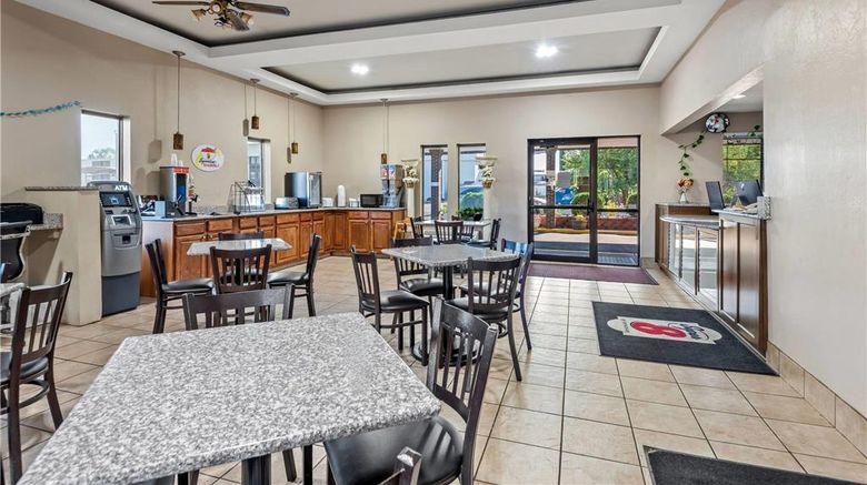 <b>Super 8 Terre Haute Restaurant</b>. Images powered by <a href="https://iceportal.shijigroup.com/" title="IcePortal" target="_blank">IcePortal</a>.